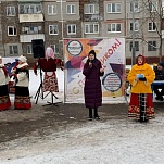 Дарья Герасимова приняла участие в масленичных гуляниях в сквере на ул. Кауля